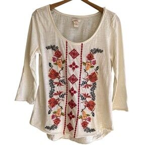 Sundance White Scoop Neck Long Sleeve Tee with Red & Pink Floral Embroidery